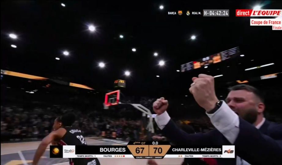 @ DR/ Facebook BOURGES TANGO: Terre du basket féminin